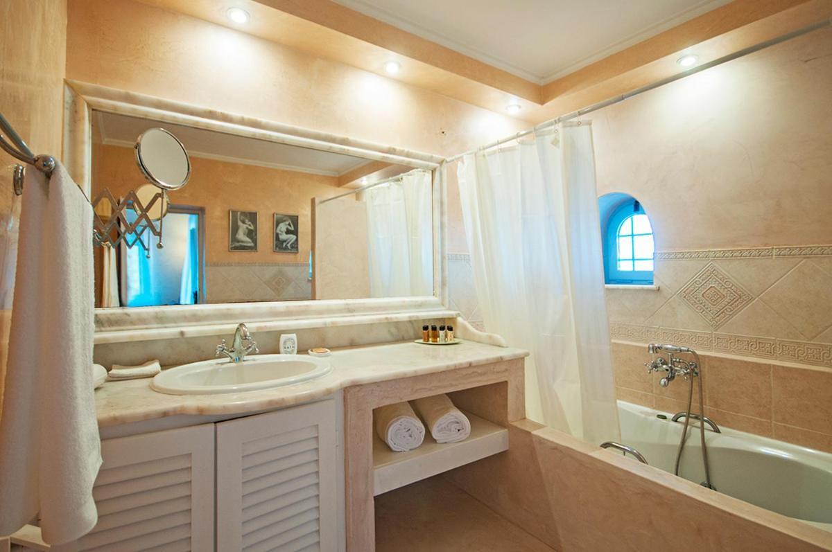 Zoe Aegeas Suite With Jacuzzi- Exo Gonia Village Экстерьер фото